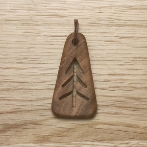 Diófa kulcstartó - Erdőjáró - egyedi kézműves fa ajándék - táska & tok - kulcstartó & táskadísz - kulcstartó - Meska.hu