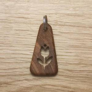 Tavasz hírnöke  � Diófa kulcstartó - táska & tok - kulcstartó & táskadísz - kulcstartó - Meska.hu