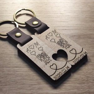 Páros fa kulcstartó Valentin-napra - Személyre szabott ajándék névvel és dátummal - Bükkfa kulcstartó  - táska & tok - kulcstartó & táskadísz - kulcstartó - Meska.hu