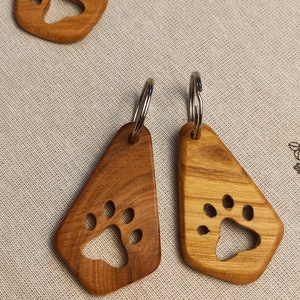 Mancs Kulcstartó Nemes Gyümölcsfából � Egyedi Ajándék Gazdiknak, Táska & Tok, Kulcstartó & Táskadísz, Kulcstartó, Famegmunkálás, MESKA