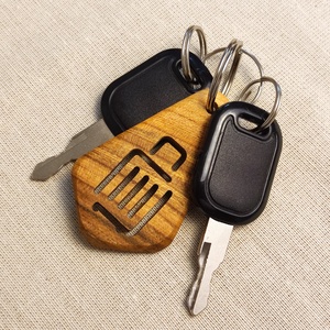 Bőrönd Nemesfa Kulcstartó � Prémium Gyümölcsfa Ajándék Világjáróknak - táska & tok - kulcstartó & táskadísz - kulcstartó - Meska.hu