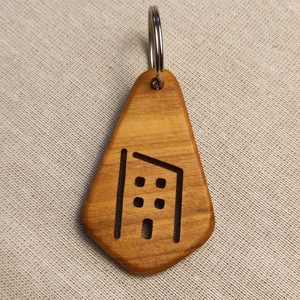 Városi Otthon Fa Kulcstartó � Prémium Gyümölcsfa Ajándék Panel vagy Társasházba Költözőknek - táska & tok - kulcstartó & táskadísz - kulcstartó - Meska.hu