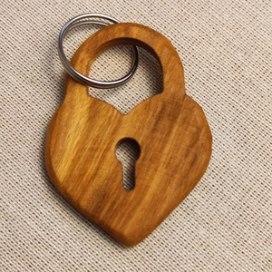 Szív Lakat Fa Kulcstartó � Prémium Nemesfa Ajándék Pároknak - Meska.hu