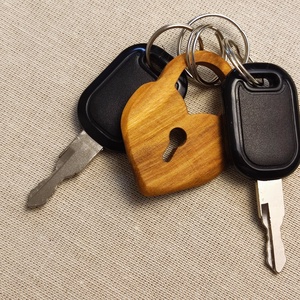 Szív Lakat Fa Kulcstartó � Prémium Nemesfa Ajándék Pároknak - táska & tok - kulcstartó & táskadísz - kulcstartó - Meska.hu