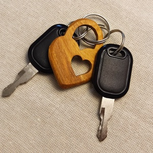 Szív Lakat Fa Kulcstartó � Prémium Nemesfa Ajándék Szerelmeseknek - táska & tok - kulcstartó & táskadísz - kulcstartó - Meska.hu