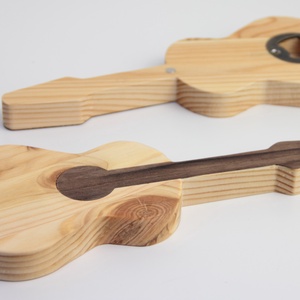 Gitár alakú kézműves fa sörnyitó � Egyedi ajándék zenészeknek, rockrajongóknak - otthon & életmód - konyhafelszerelés, tálalás - italos kellékek - sörnyitó - Meska.hu