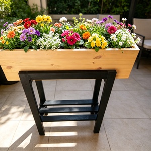 Fa virágláda, Otthon & Életmód, Virágdekoráció, Virágtartó, Váza, Famegmunkálás, Kézzel készült fenyő fából virágláda.

Méretek:

85cm magas
65 cm hosszú
23 cm mély

Bármilyen kérd..., MESKA