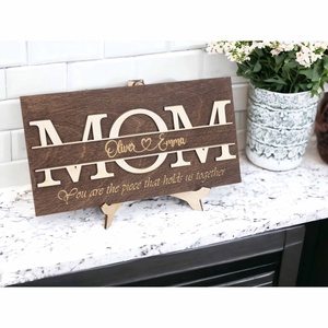 Személyre szabott 'Anya' feliratú tábla nevekkel - Egyedi gravírozott ajándék családtagok nevével, különleges al - otthon & életmód - dekoráció - asztal és polc dekoráció - asztaldísz - Meska.hu