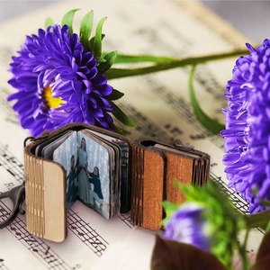 Mini fényképalbum kulcstartó akár 36 fotóval, (6-36db) emlék album, személyre szabott ajándék, egyedi fa fényképalbum - otthon & életmód - papír, írószer - album & fotóalbum - Meska.hu