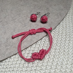 Szivecskés karkötő és Szeder bogyós fülbevaló zsinórékszer szett, kézzel csomózott, rózsaszín, Ékszer, Ékszerszett, Csomózás, Ékszerkészítés, MESKA