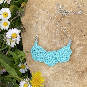 Virágos nyaklánc több színben - ékszer - nyaklánc - hosszú nyaklánc - Meska.hu