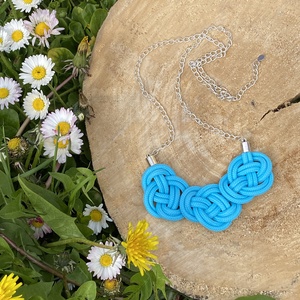 Virágos nyaklánc több színben - Meska.hu