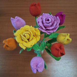 Horgolt tulipán(ok) - otthon & életmód - virágdekoráció - virágok - szálas virág - Meska.hu