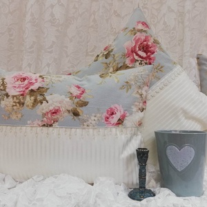 Rózsás vintage párnahuzat gyönggyel díszítve 40 x 50 cm-es - otthon & életmód - lakástextil - párna & párnahuzat - Meska.hu
