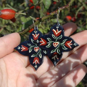 Tulipános festett fülbevaló - Meska.hu
