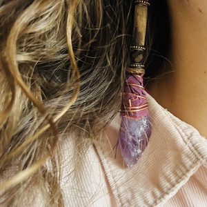 Lila hippi fülbevaló - ékszer - fülbevaló - lógó fülbevaló - Meska.hu