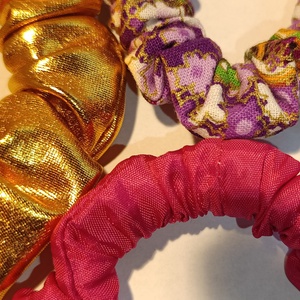 Különleges scrunchie válogatás, 1 db normál és 2 vékonyabb hajgumi  - ruha & divat - hajdísz & hajcsat - hajgumi - Meska.hu