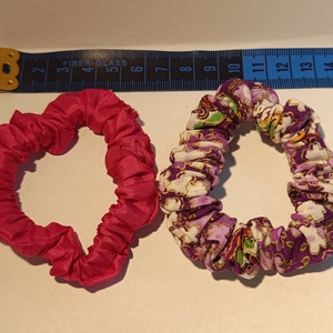 Különleges scrunchie válogatás, 1 db normál és 2 vékonyabb hajgumi  - ruha & divat - hajdísz & hajcsat - hajgumi - Meska.hu