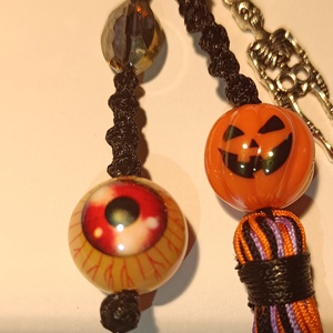 Halloween témájú 2in1 makramé táskadísz  - táska & tok - kulcstartó & táskadísz - táskadísz - Meska.hu