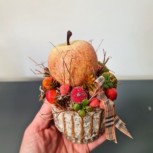 Cuki almás őszi dísz - otthon & életmód - dekoráció - virágdísz és tartó - csokor & virágdísz - Meska.hu Cuki almás őszi dísz - otthon & életmód - dekoráció - virágdísz és tartó - csokor & virágdísz - Meska.hu