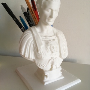 Julius Caesar tolltartó - otthon & életmód - papír, írószer - tolltartó & ceruzatekercs - Meska.hu