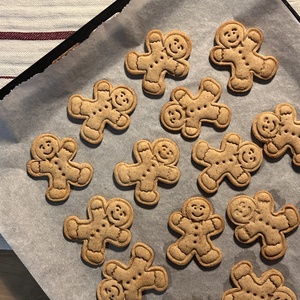 Karácsonyi Mézeskalácsember formájú sütikiszúró  - karácsony - karácsonyi sütés-főzés - Meska.hu