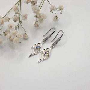 Gyémánt csillogású Swarovski kristályos, egyedi készítésú, angyalszárny formájú fülbevaló - Paradise - ékszer - fülbevaló - lógó fülbevaló - Meska.hu