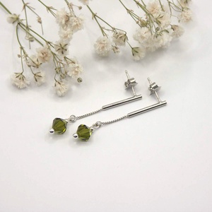 Olivazöld színű Swarovski gyöngy egyedi fülbevaló alapon - Olajág, Ékszer, Fülbevaló, Lógó fülbevaló, Ékszerkészítés, MESKA