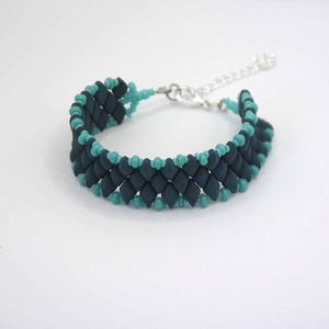 Fűzött karkötő matt, bársonyos kék üveggyöngyökből � Teal Velvet - ékszer - karkötő - gyöngyös karkötő - Meska.hu