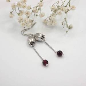 Virág formájú függő gránát ásványgyöngyökkel  Bordó gyöngyvirág - ékszer - fülbevaló - lógó fülbevaló - Meska.hu