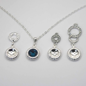 Sötétkék Swarovski kristályos, egyedi készítésú, csíkozott szélű, kerek medálos nyaklánc  Blue Zircon - ékszer - nyaklánc - medálos nyaklánc - Meska.hu