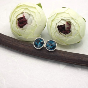 Swarovski kristályos, egyedi készítésú, apró bogyós szélű, kerek fülbevaló  Blue Zircon - ékszer - fülbevaló - pötty fülbevaló - Meska.hu