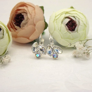 Gyémánt csillogású Swarovski kristályos, egyedi készítésú fülbevaló  Áttetsző holdfény - ékszer - fülbevaló - lógó fülbevaló - Meska.hu