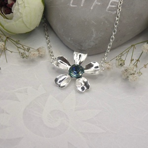 Óceánkék Swarovski kristályos, virág alakú ezüst medál, nyaklánccal  Blooming - ékszer - nyaklánc - medálos nyaklánc - Meska.hu