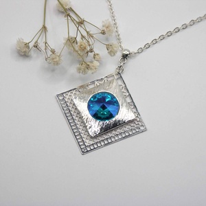 Swarovski kristályos nyaklánc, egyedi készítésú, négyszög formájú medállal, választható színű kristállyal, Ékszer, Nyaklánc, Medálos nyaklánc, Ékszerkészítés, MESKA