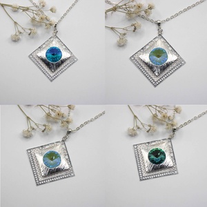 Swarovski kristályos nyaklánc, egyedi készítésú, négyszög formájú medállal, választható színű kristállyal - ékszer - nyaklánc - medálos nyaklánc - Meska.hu