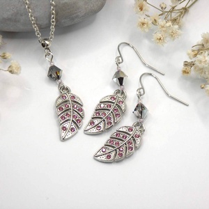 Swarovski gyöngyös és lila cirkóniás levelekből készült ezüst nyaklánc és fülbevaló szett - Velvetine, Ékszer, Ékszerszett, Ékszerkészítés, MESKA