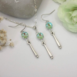 Ékszerszett türkizbe hajló, élénk világoszöld Swarovski kristályokkal, hosszúkás függővel - ékszer - ékszerszett - Meska.hu