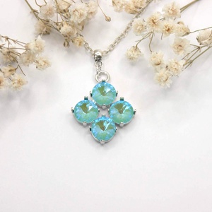 Ékszerszett zöldes-aquamarine színű Swarovski kristályokkal: medál, fülbevaló és gyűrű (díszdoboz csomagolással) - ékszer - ékszerszett - Meska.hu
