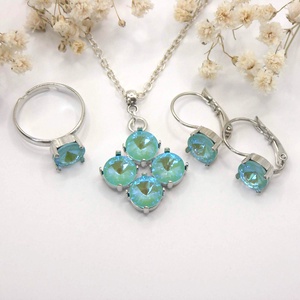 Ékszerszett zöldes-aquamarine színű Swarovski kristályokkal: medál, fülbevaló és gyűrű (díszdoboz csomagolással), Ékszer, Ékszerszett, Ékszerkészítés, MESKA