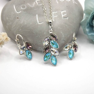 Kékes-zöldes-áttetsző Swarovski kristályos, egyedi készítésú medál és fülbevaló szett  Levelek - ékszer - ékszerszett - Meska.hu