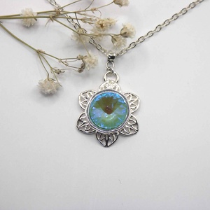 Swarovski kristályos nyaklánc, egyedi készítésú, virág formájú medállal, választható színű kristállyal, Ékszer, Nyaklánc, Medálos nyaklánc, Ékszerkészítés, MESKA