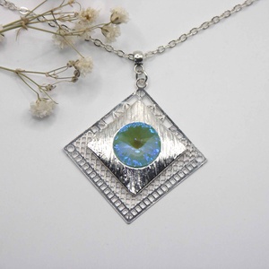 Swarovski kristályos nyaklánc, egyedi készítésú, négyszög formájú medállal, választható színű kristállyal, Ékszer, Nyaklánc, Medálos nyaklánc, Ékszerkészítés, MESKA