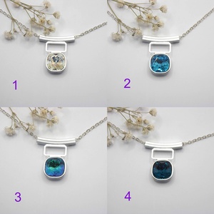 Swarovski kristályos nyaklánc, egyedi készítésú, különleges négyszög formájú medállal, választható színű kristállyal - ékszer - nyaklánc - medálos nyaklánc - Meska.hu