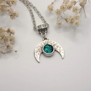 Tengerkék színű, Preciosa kristállyal díszített, félhold alakú medál láncon - Lunetta, Ékszer, Nyaklánc, Medálos nyaklánc, Ékszerkészítés, MESKA