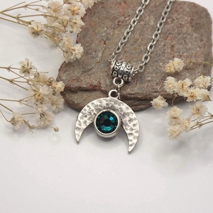 Tengerkék színű, Preciosa kristállyal díszített, félhold alakú medál láncon - Lunetta - ékszer - nyaklánc - medálos nyaklánc - Meska.hu