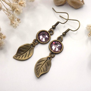 Ametiszt színű Preciosa kristályokkal és antik bronz levelekkel készült fülbevaló, akár szettben is, nyaklánccal - ékszer - fülbevaló - lógó fülbevaló - Meska.hu
