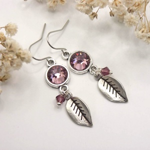 Ametiszt színű Preciosa kristályokkal és ezüst színű levelekkel készült fülbevaló, akár szettben is, nyaklánccal - Meska.hu