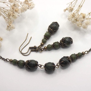 Zöld jáspis ásványgyöngyökből készült antik bronz nyaklánc és fülbevaló szett  Erdő mélyén - ékszer - ékszerszett - Meska.hu