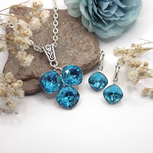 Három, lekerekített négyszög formájú, tengerkék színű Swarovski kristállyal készült nyaklánc és fülbevaló szett - Meska.hu